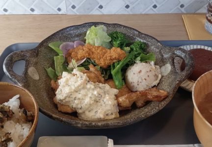 11/18『野窓』のティキンナンヴァン 鶏胸肉活用方